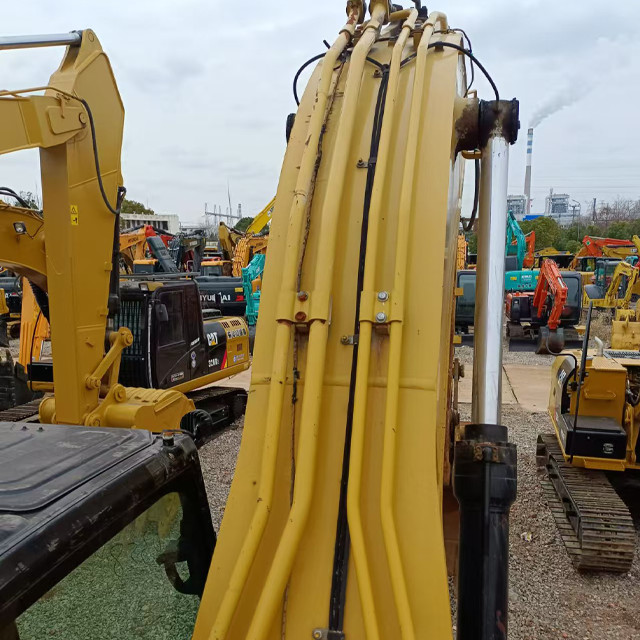 Spot Original Caterpillar 330 second-hand excavator low-price promotion fast delivery