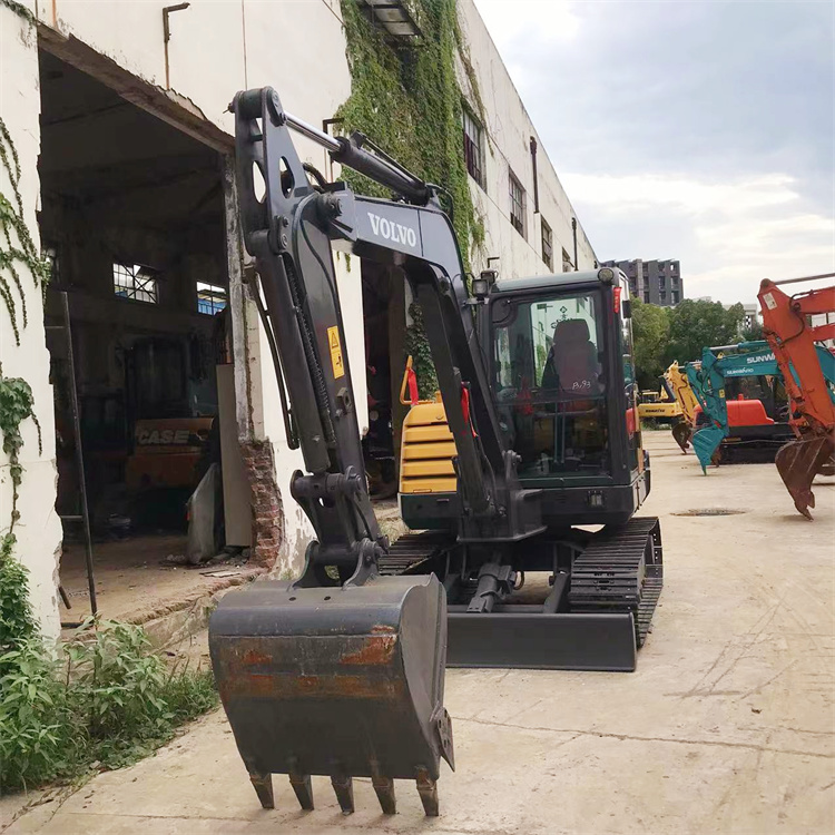Active Volvo EC60 Excavator at from Korea Original Design with 0.23m3 Bucket Capacity