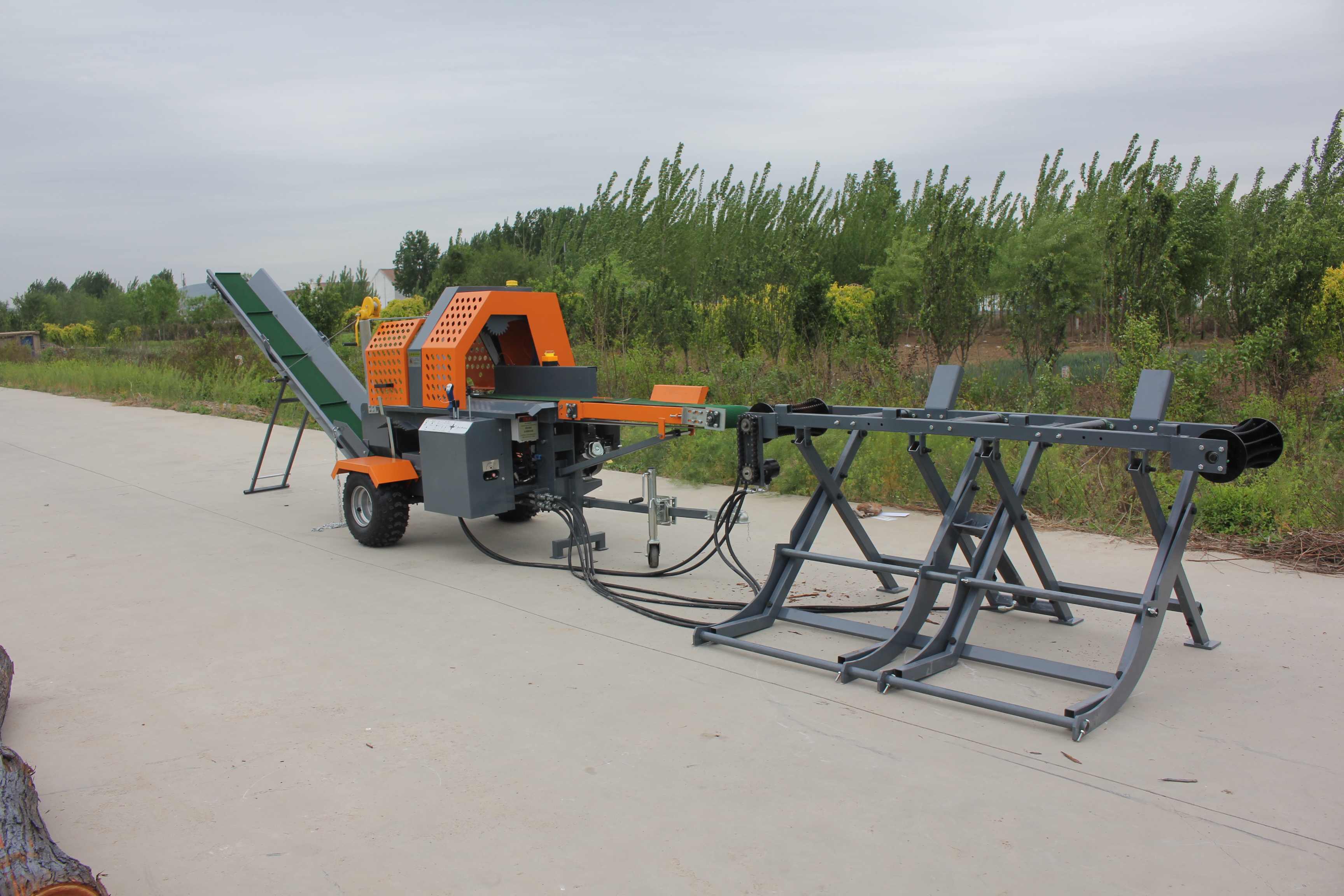 Industrial Wood Big Tree Cutting Machine Electric Motor Bandsaw Mill in South Africa