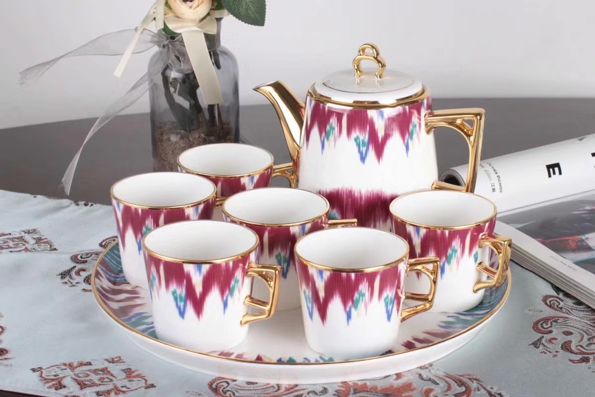 Upscale 300ml Personalized English Fine Bone China Tea Sets