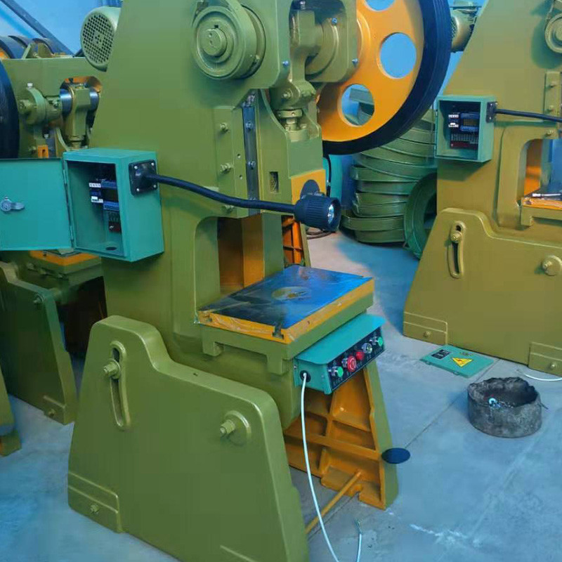 16T Automatic Hole Puncher Machine 1500w C Type CNC Sheet Metal Punching Machine