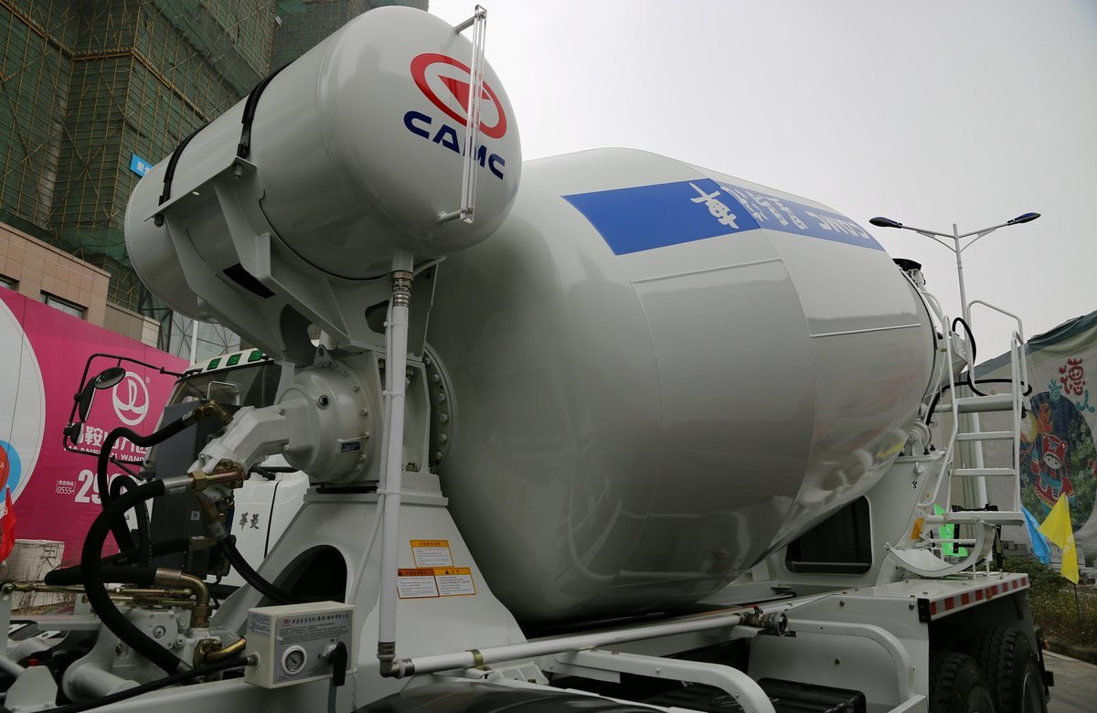 Used Concrete Mixer Truck 8×4 CAMC Cement Mixer 310hp Euro 5 Big Tanker 12 Tires