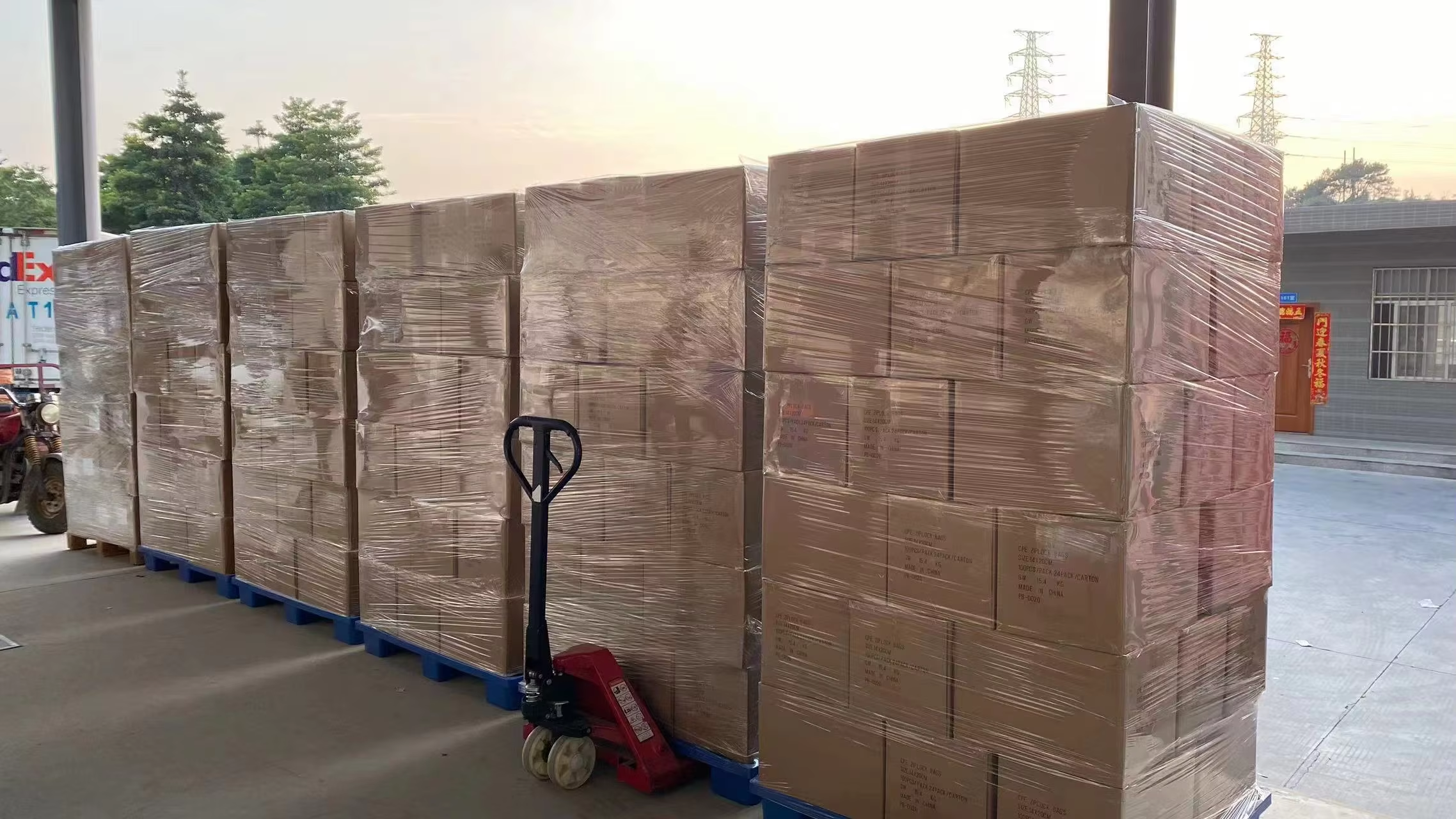Customized heavy-duty oversized industrial garbage bags, biodegradable black 55-gallon plastic kitchen garbage bags wholesale