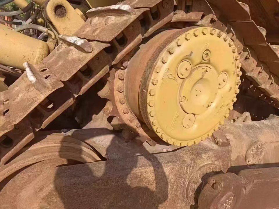For Sale Pre-Owned Caterpillar D9 Bulldozer – Heavy Duty Excellent Condition