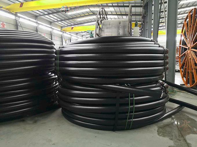 Corrosion-resistant bonded flexible composite high-pressure delivery pipe