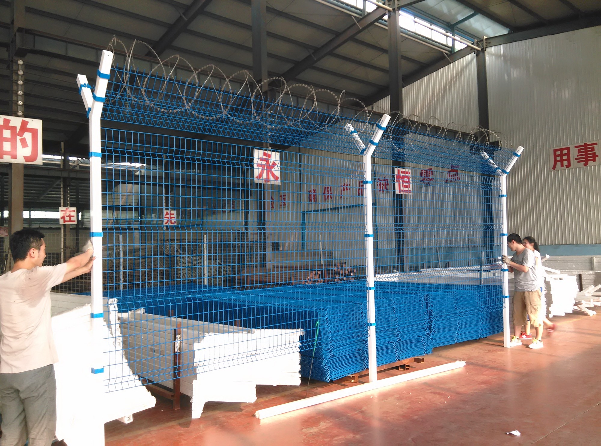 Easily Assembled 6ft Height Airport Security Fencing Pvc Coated Square Post