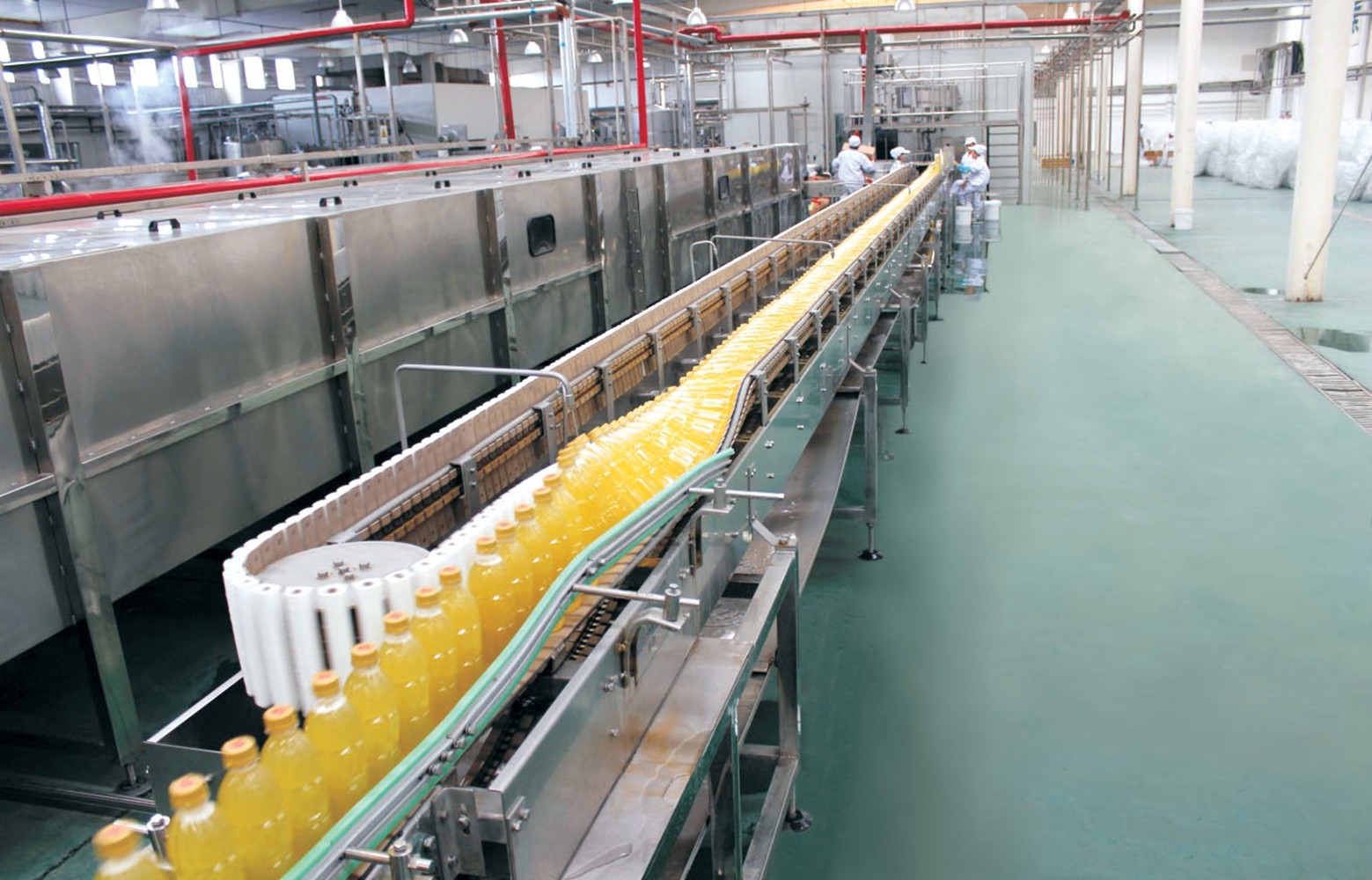 Fully Enclosed Combined 18000 BPH Juice Filling Machine