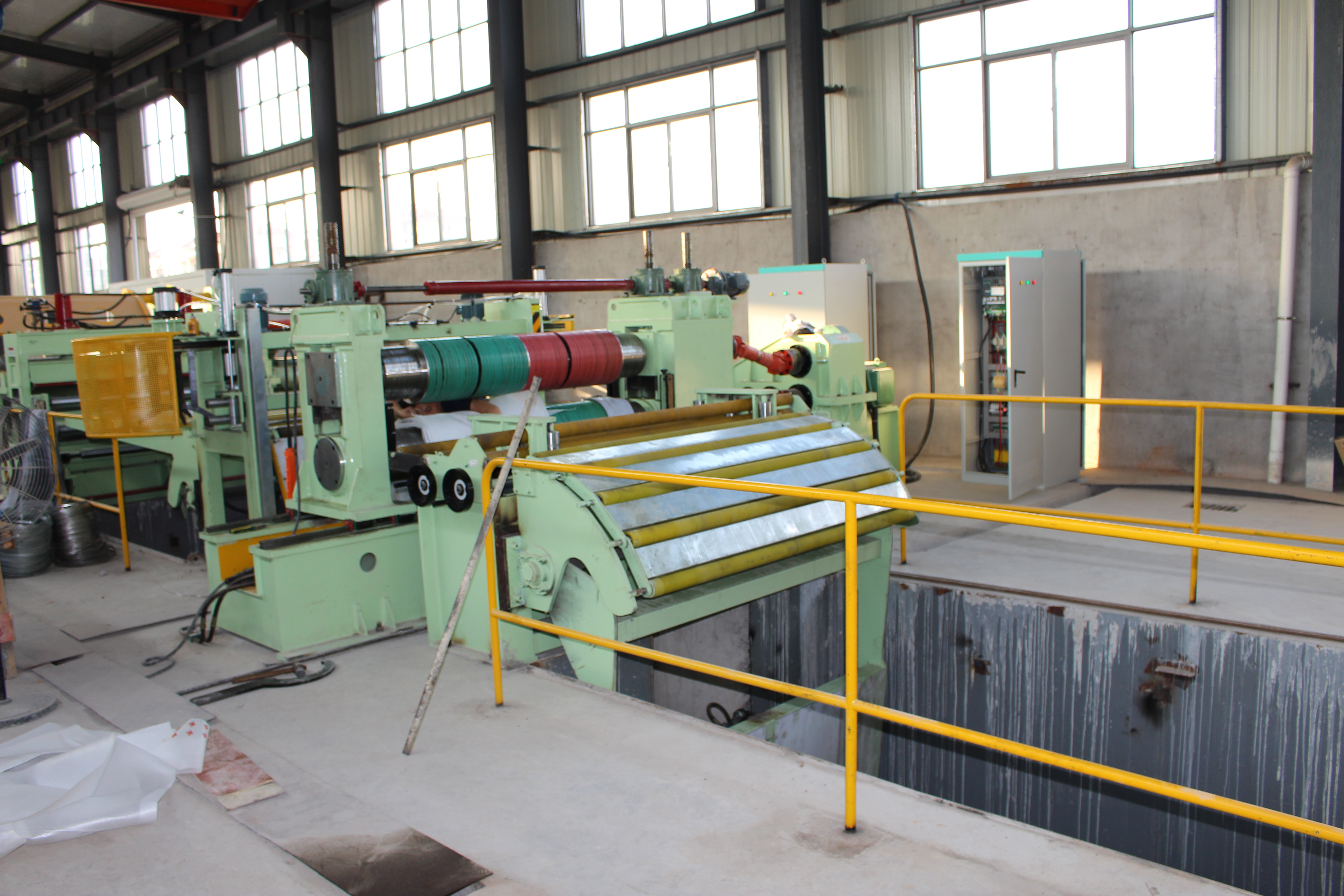 Middle Thick Steel Strip Automatic Slitting Machine for cold rolled steel coil automatic slitting operate of equipment