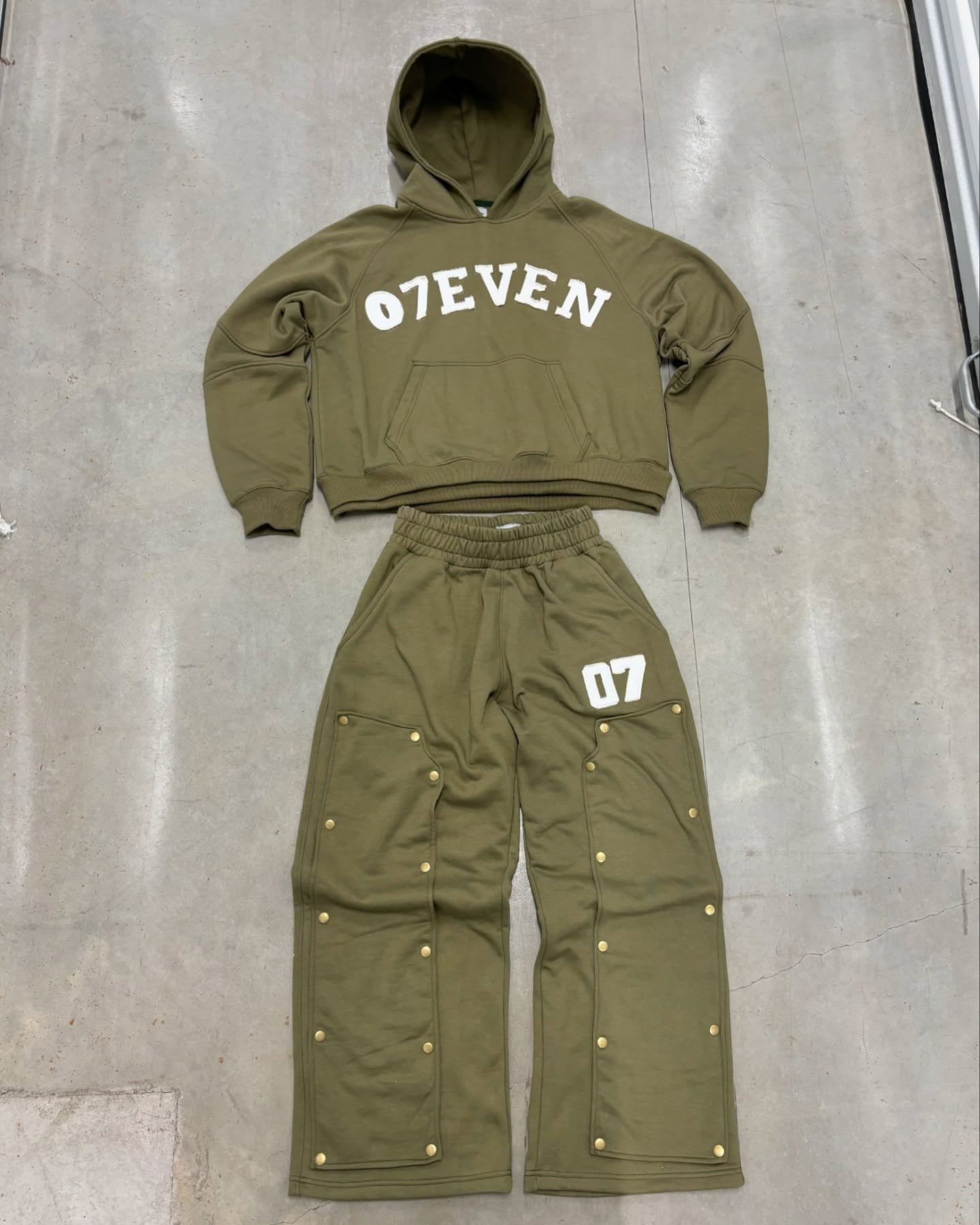 OEM Custom Tracksuits Screen Printing Zipper Hoodie Straight Baggy Stacked Flared Sweatpants Track Pant And Hoodie Set