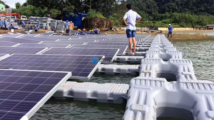 Solar Photovoltaic Water Surface Floating Base System Produced by Abld120 Blow Molding Machine