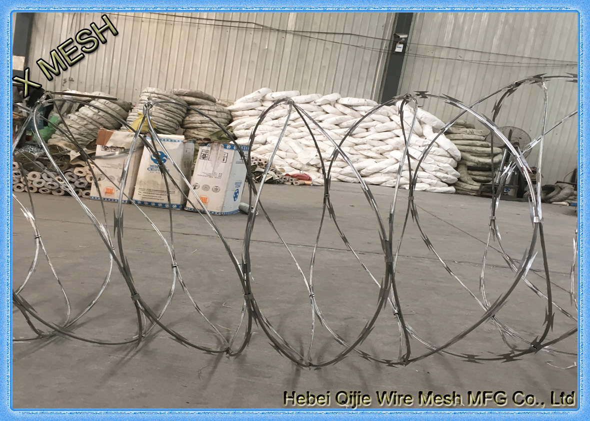 BTO 22 450mm Diameter Galvanized Binding Wire Concertina Razor Barbed Wire