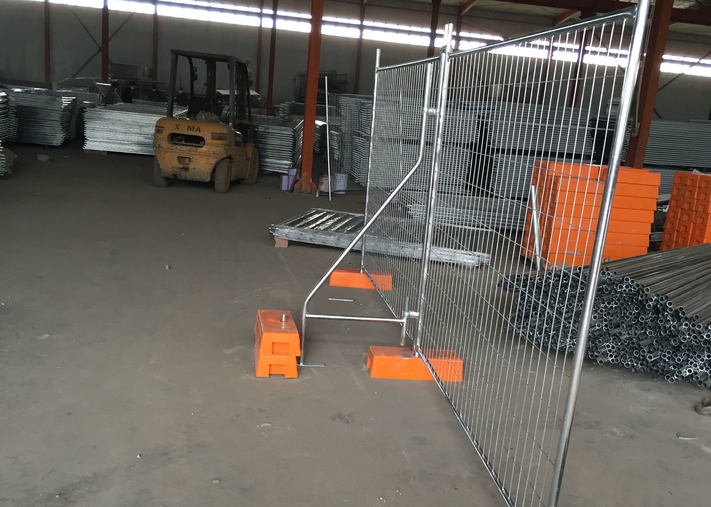 High Strength 2100x2400mm Temporary Steel Fencing For Commercial Construction