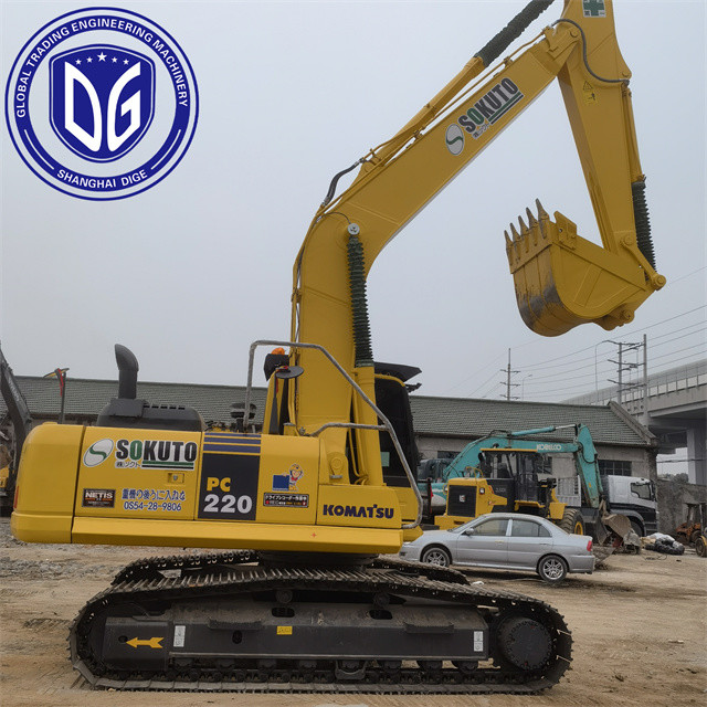 Well-Maintained Used Komatsu PC220-8 – Ready for Immediate Shipment