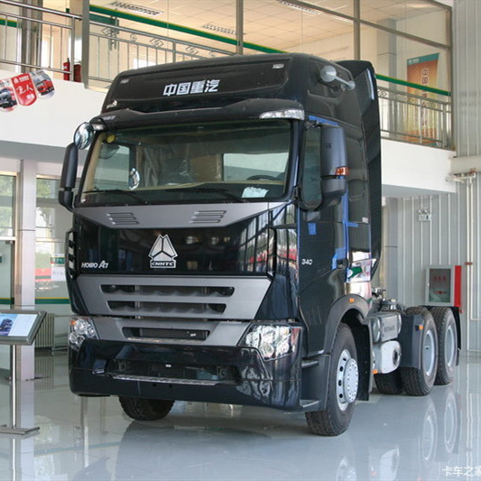 Sinotruk Howo 7 4x2 Tractor Truck 6 Tires 336hp Euro 2 LHD