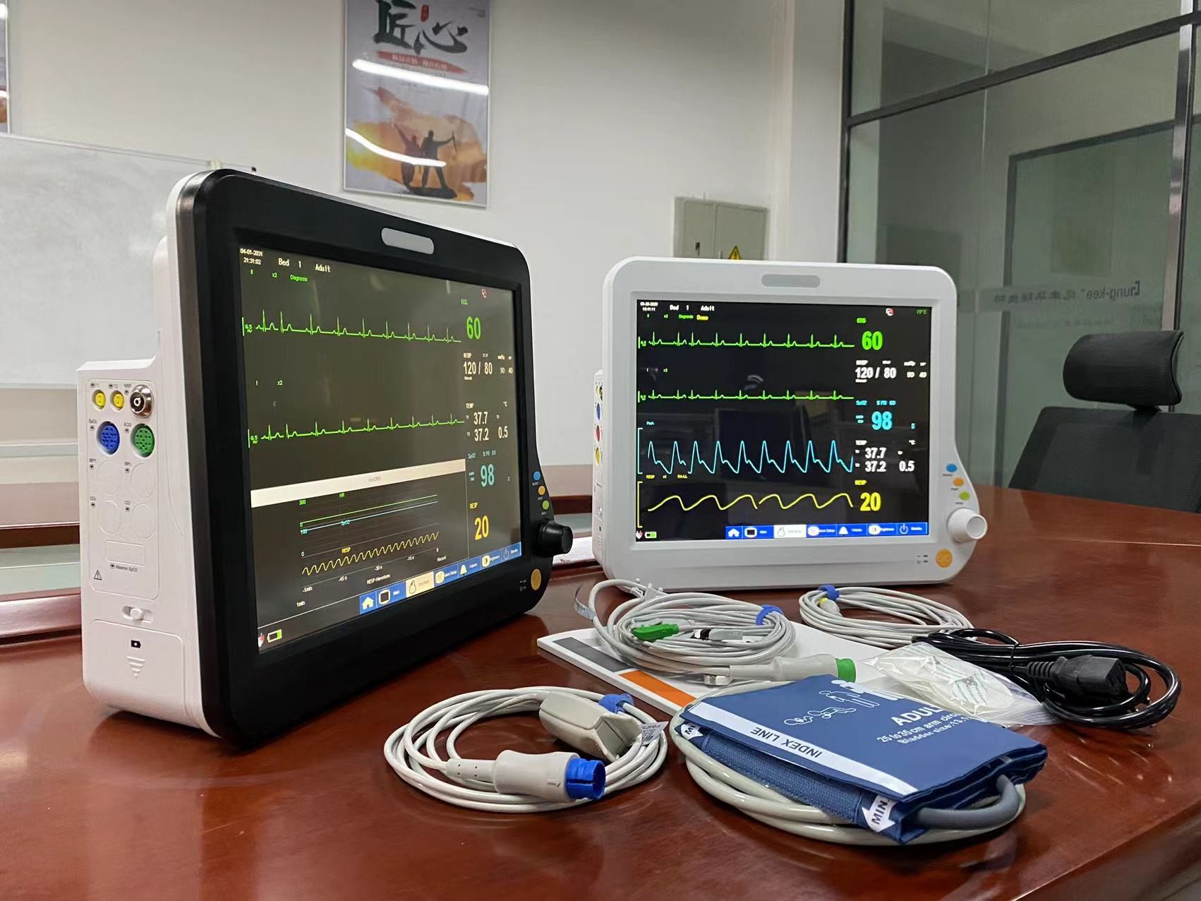 Modular ICU Heart Rate Monitor , Patient Monitor Multiparameter 15 Inch