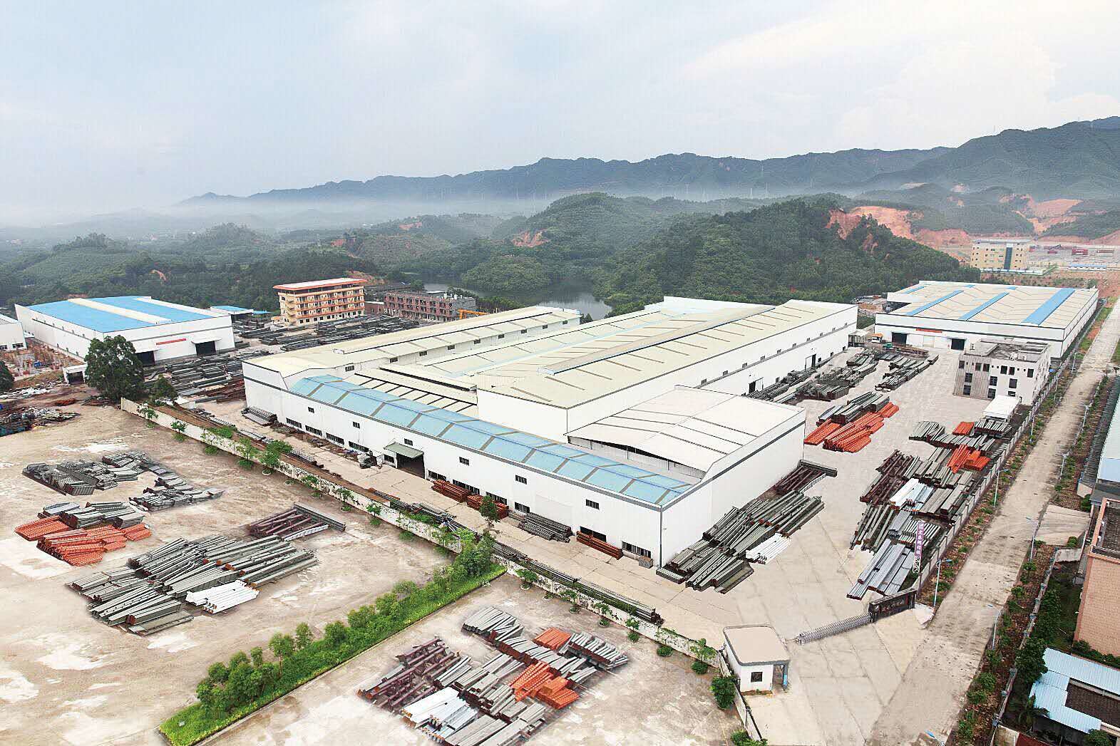 Pre-fabricated Painting / Galvanized Steel Structure Lightweight Farm Shed
