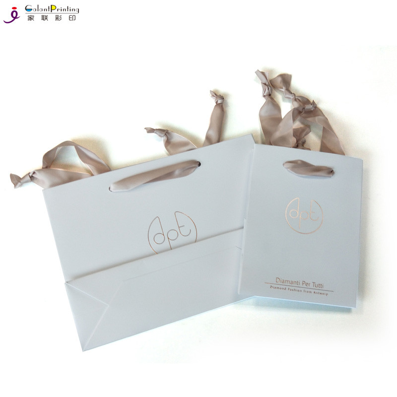 Biodegradable Ribbon Handle Shopping Bags Custom Printed Paper Glossy Lamination