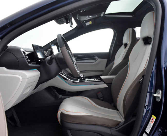 Qin Plus 2023 Champion Version DM-I 120km Excellent Model Hybrid Compact Car Plug In