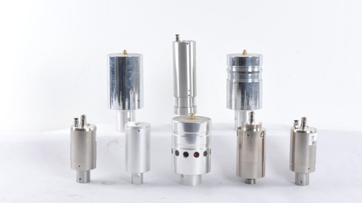 35Khz Piezoelectric Ceramic Ultrasonic Welding Transducer 3.2 - 4 Nf Capacitance