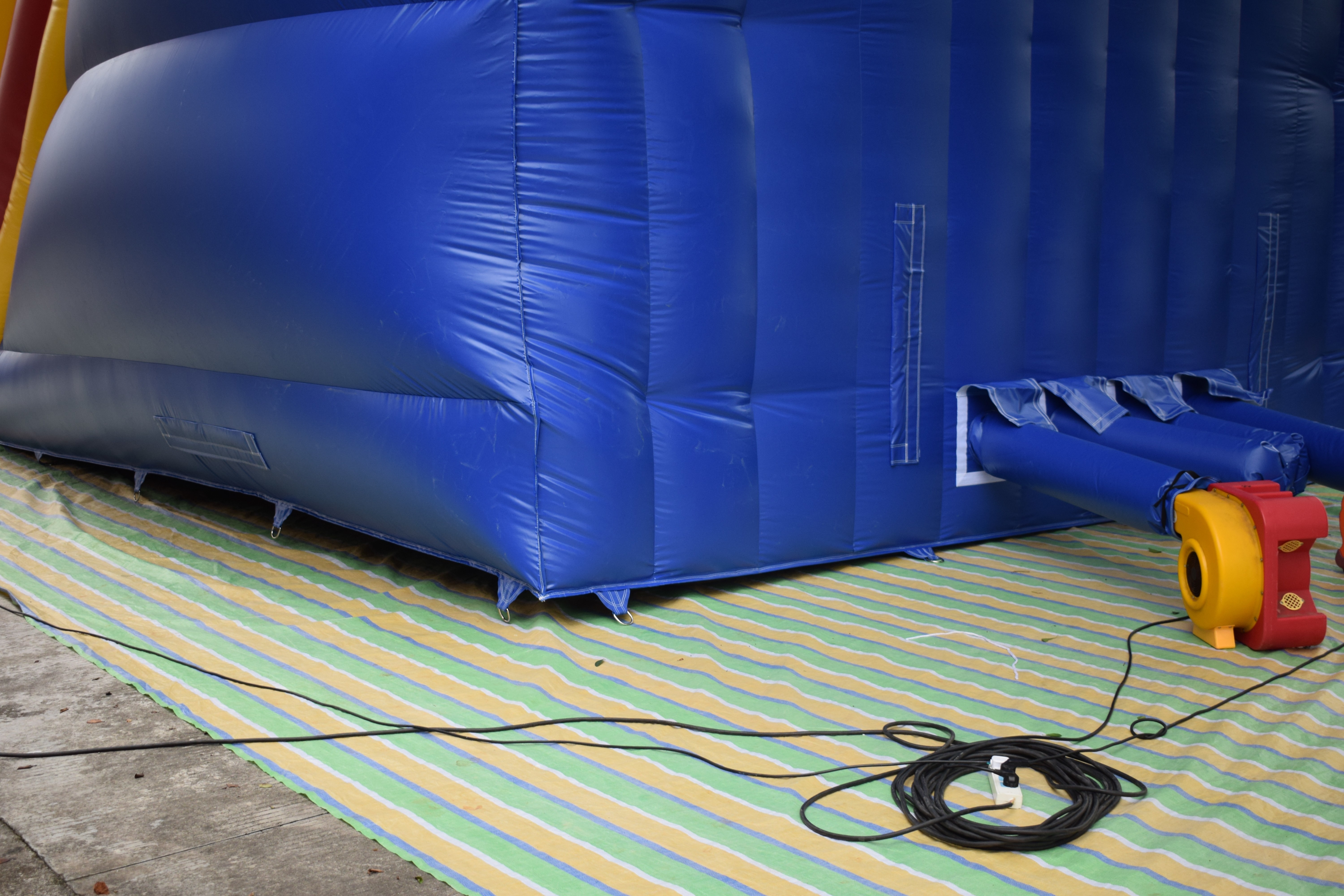 Customized Giant Inflatable Palm Tree Slides Inflatable Bouncy Castle With Slides