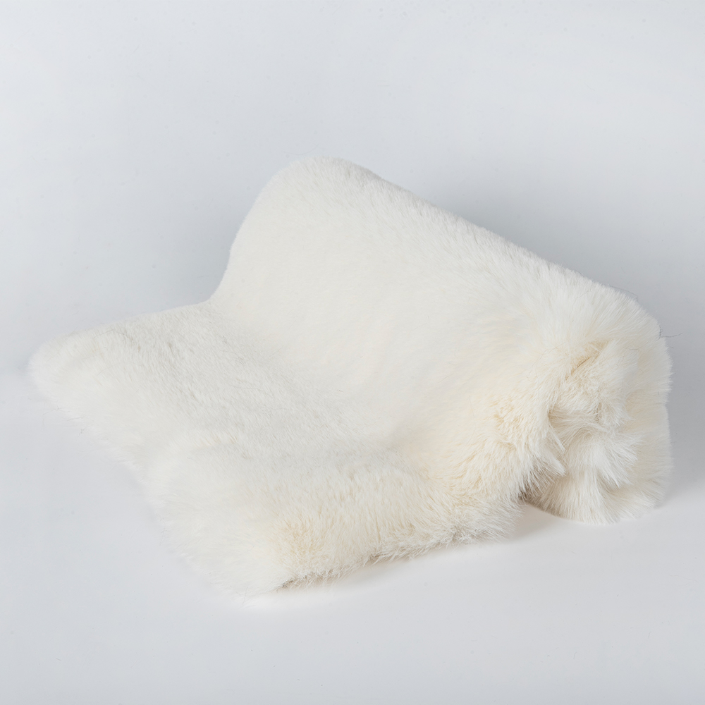 Soft 100% Polyester Faux Rabbit Fur Fabric for Winter Ponchos and Ladies Pullovers