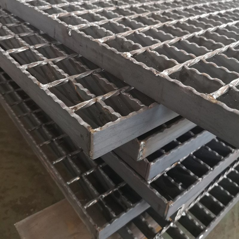 Outdoor Residential Building Steel Stair Treads Grating Metal Welded Galvanized Steps