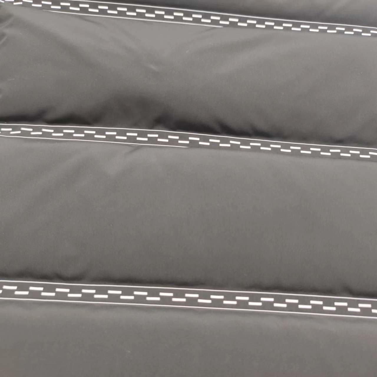 Printed Logo Thick Down Jacket Fabric 100% Polyester 150 Cm 220 G Dyed