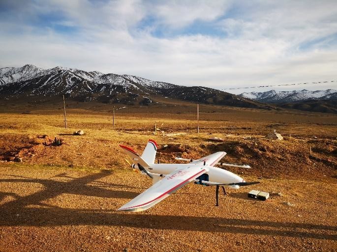 30km Control Radius VTOL Fixed Wing UAV FengHu Vertical Takeoff Fixed Wing Drone
