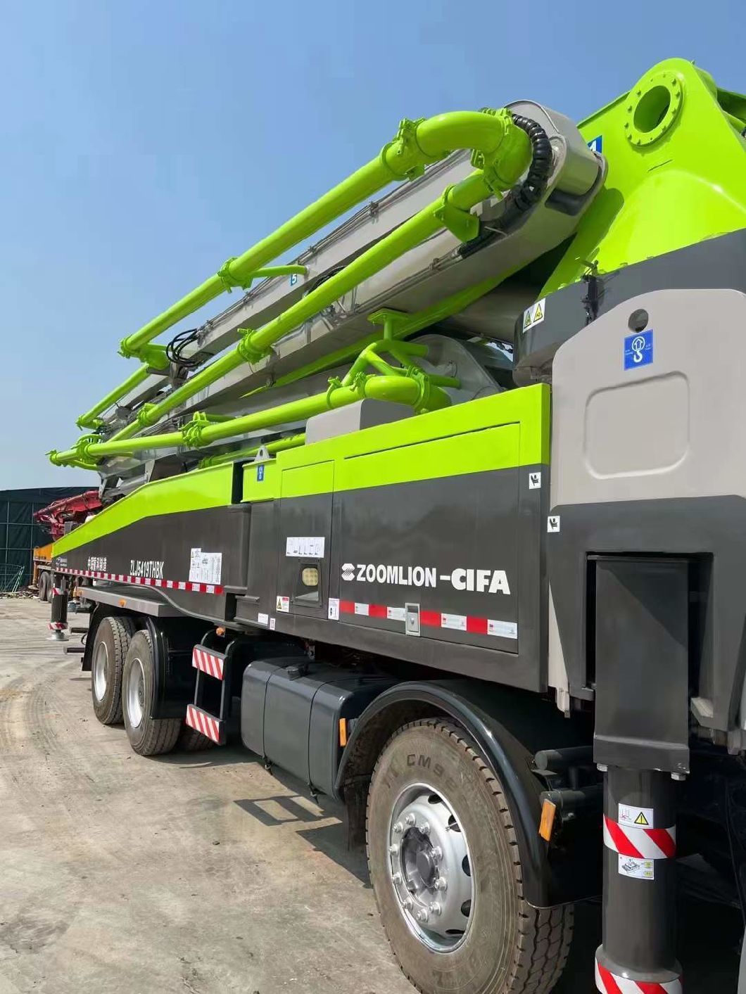2022 Zoomlion52m on Benz