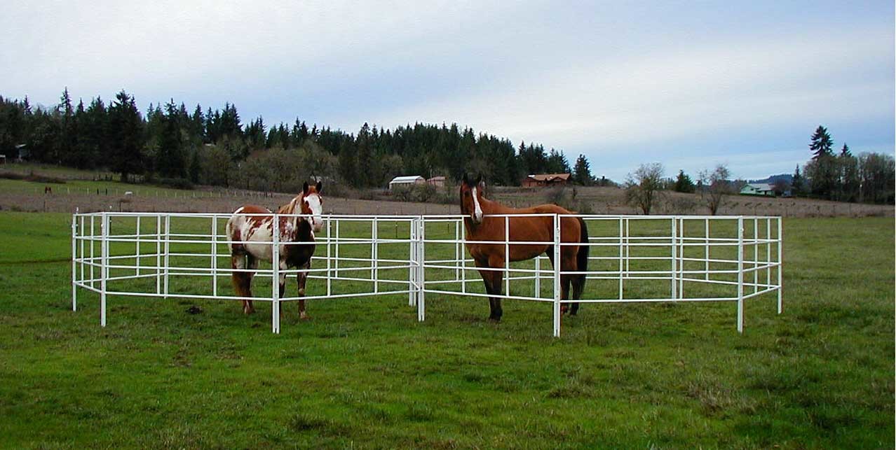 Galvanized Steel Metal Farm Gate Powder Coated Livestock Horse Corral Fencing