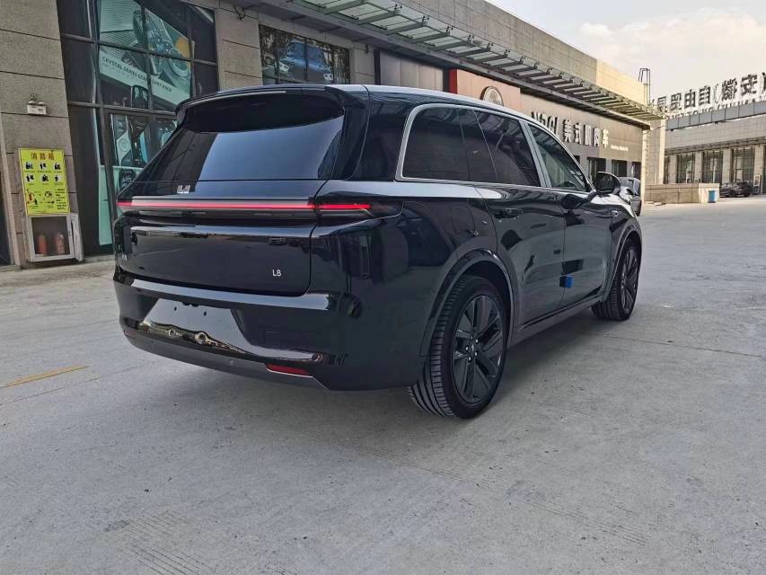 LI L8 2023 Air 5 Door 6 Seats EREV Mid Large SUV Gray Black Gold Silver