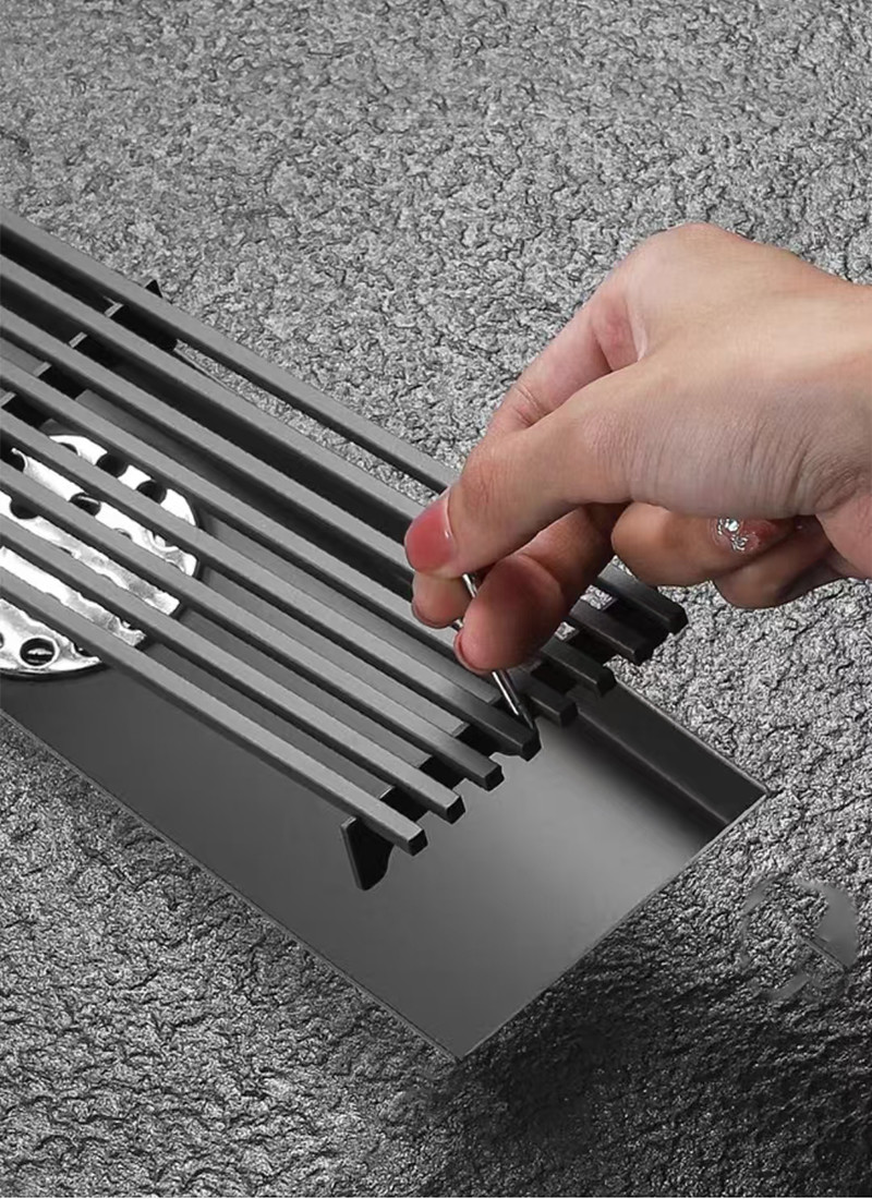 304 Material Linear Strip Shower Floor Waste Heat Resistance Easy Cleaning