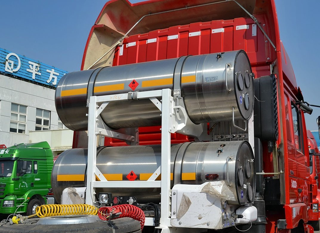 Shacman Truck Head 6*4 Drive Mode Horse Tractor LNG Big Gas Tanker 380hp Coal Transportation