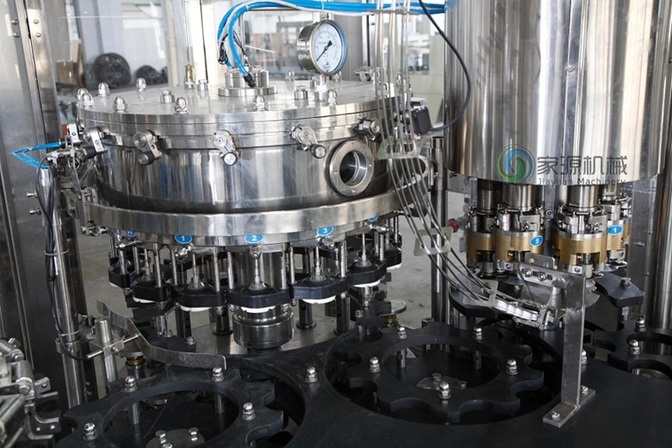 3 in 1 Glass Bottle Filling Machine With Aluminum Screw Cap , Beverage Filling Machine