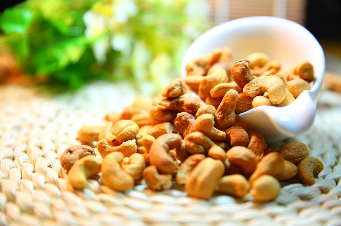 Food Grade VFFS Packaging Machine Cashew Nut Peanuts Raisins Granule Packing Machine