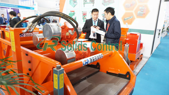Large capacity shale shaker Hopper Type Feed Mode Linear Motion Shale Shaker For Mud Recycling System
