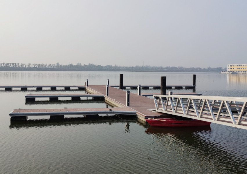 Marine Grade Floating Dock Aluminum Alloy 6061-T6 Gangways Ramps Floating Walkway For Marina Use