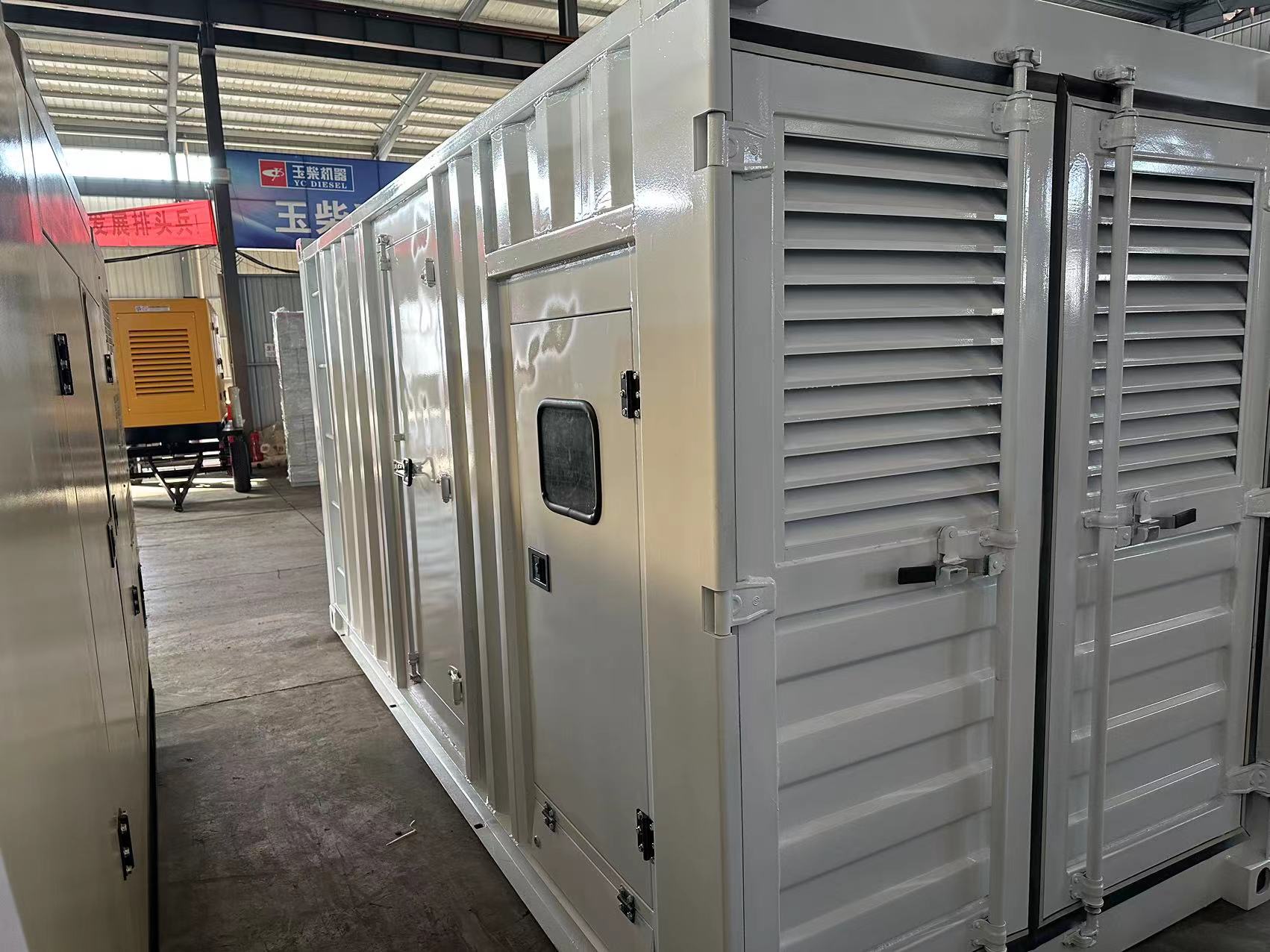 320KW Guangxi Yuchai Diesel Generator Set with Smargen Control Panel Desert Backup Power Solution