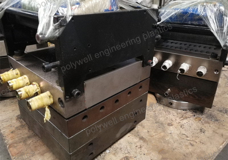 Plastic Moulding Dies Used On Single Screw Machine For Heat Insulation Strips Production