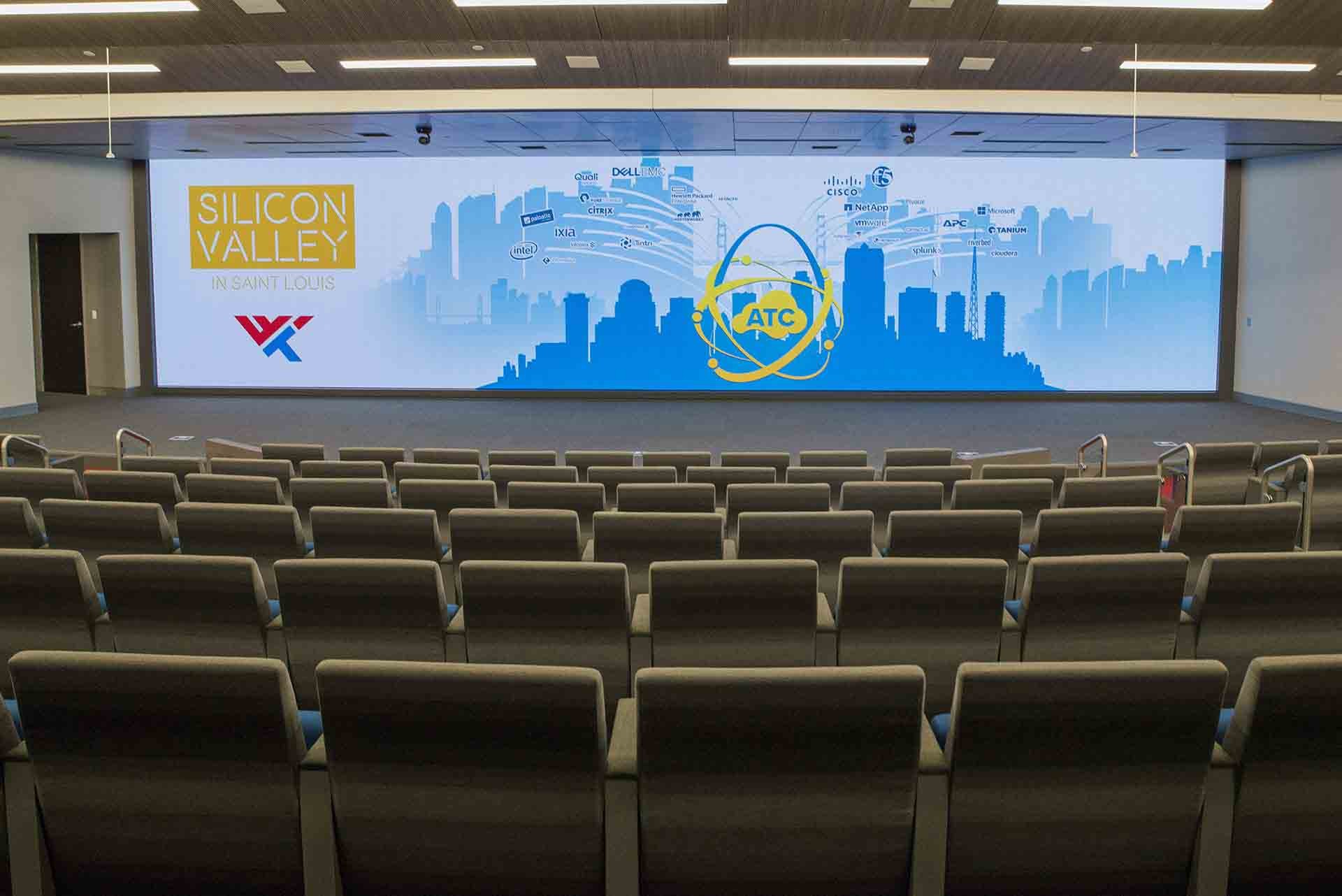 Large Led Indoor Display Screen High Refresh Rate 3840hz 1.33mm With Narrow Pixel