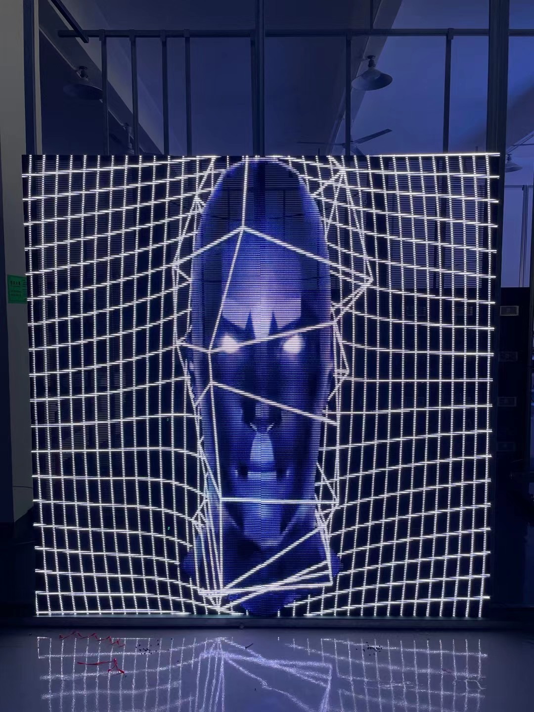 IP43 Slim Indoor Flexible Transparent P3.9 Led Display Screen Customized