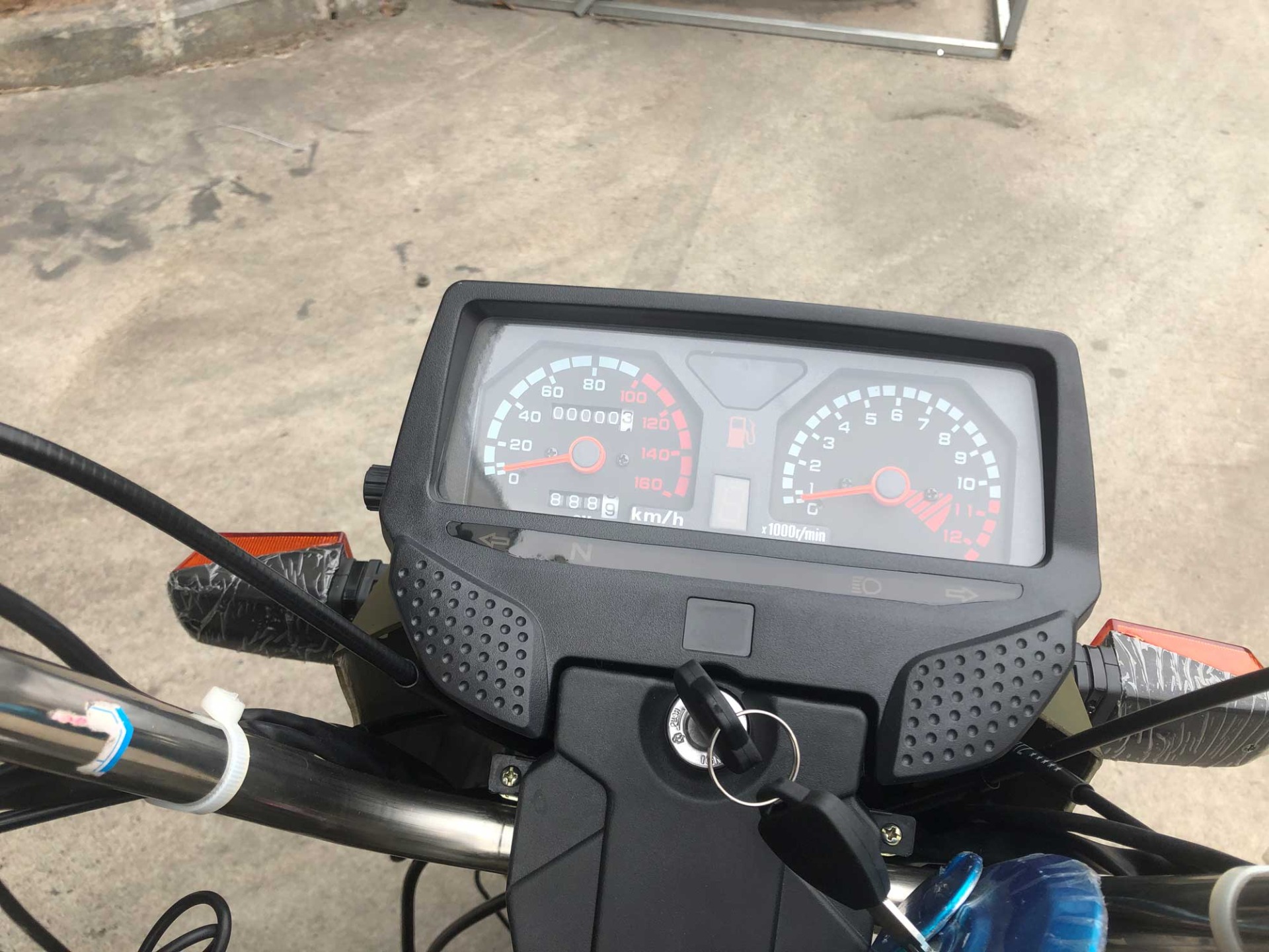 Heavy Loading 200cc Air Cooled Engine Cargo Tricycle Truck with and Customized Design