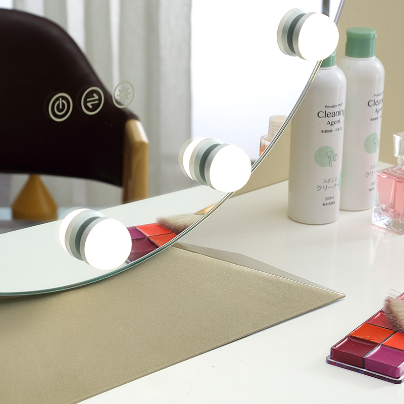 Silver Finishing Makeup Mirror With LED Light Luxury Gold Customizable
