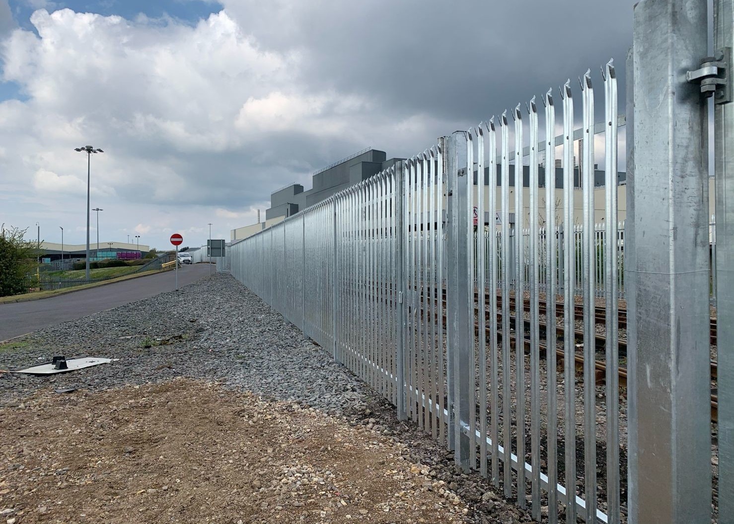 1.2m Tall Metal Palisade Fencing Hot Dipped Galvanized After Welded Privacy Vinyl