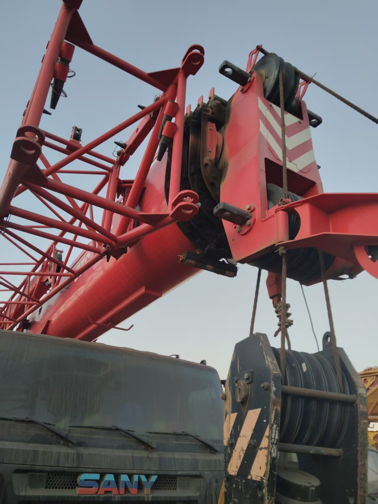 Zoomlion Xg Sy 25t 35t 50t 55t 60t 80t 85t 100t Hydraulic Straight Arm Mobile Truck Crane with High Operating Efficiency