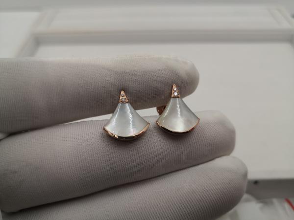 No Diamond Custom Gold Jewelry DIVA Earring In 18kt Gold White Gold With