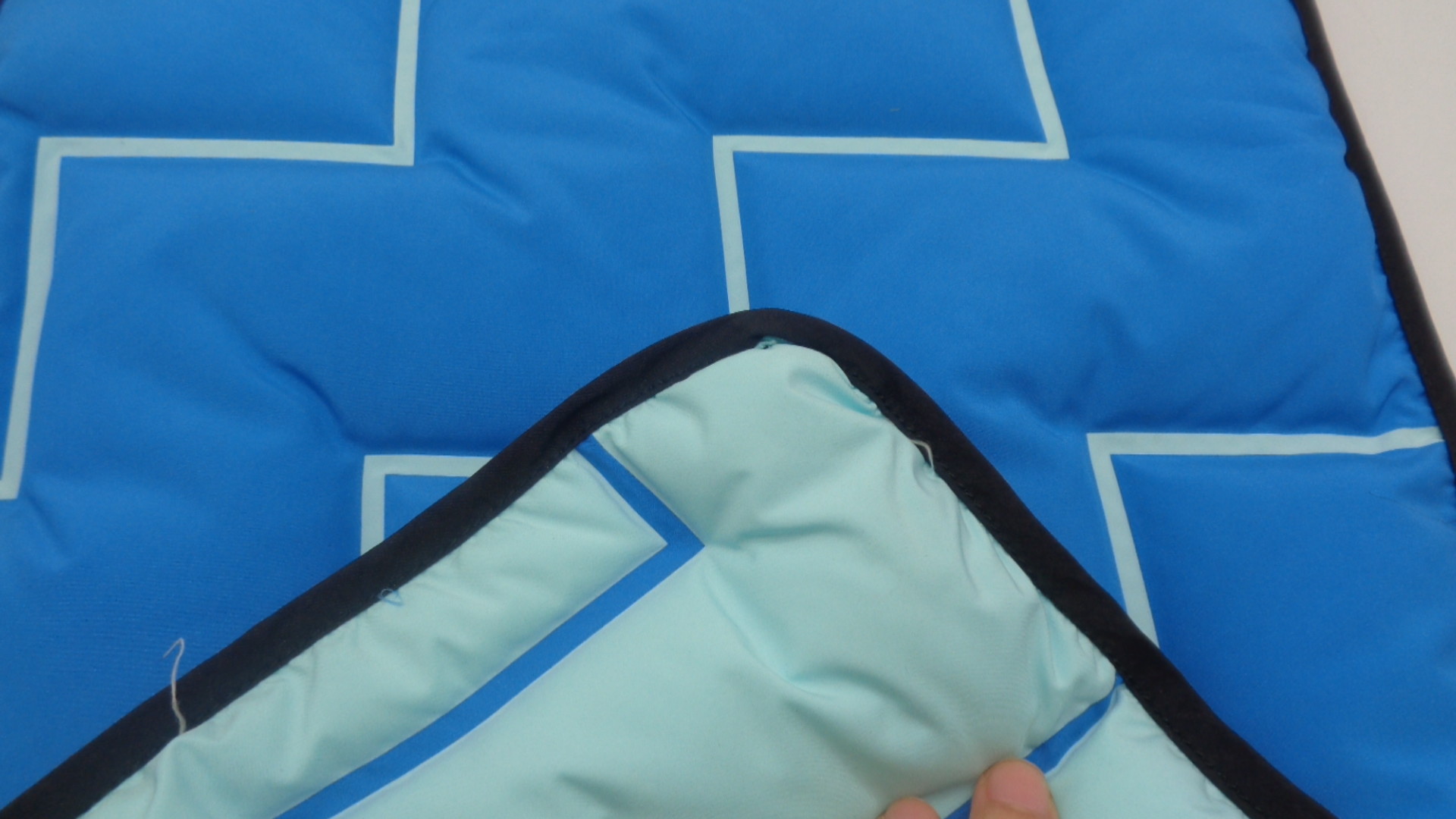 Windproof Dyed Polyester Two Layers Winter Down Jacket Fabric 150Cm 220G