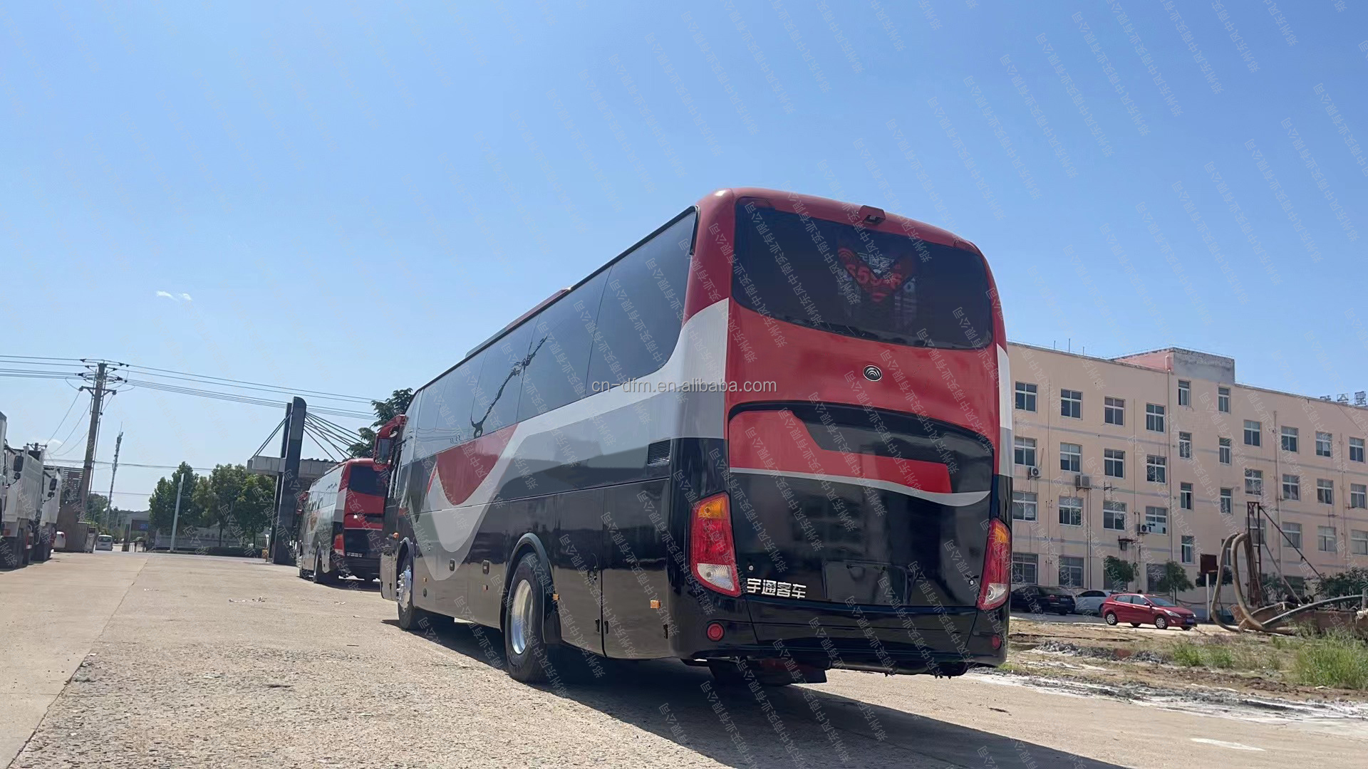 Highly Refurbished Customized Coach Bus 60 Seats Used Buses with 8.424L Displacement
