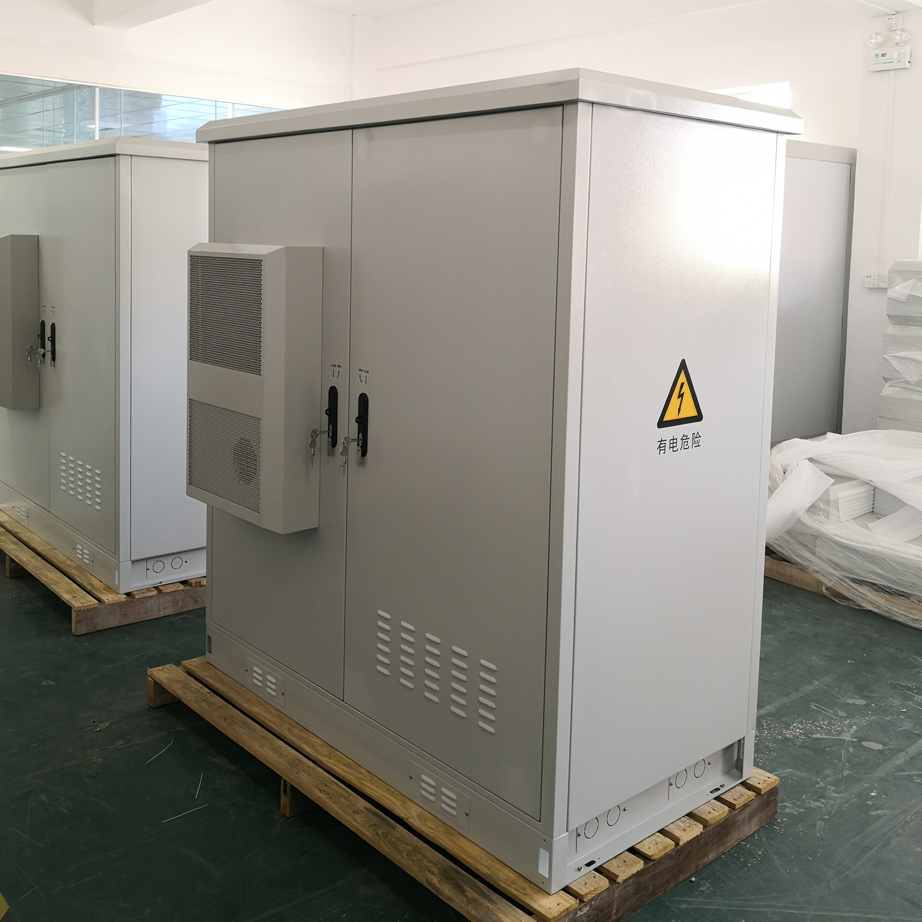 Two Door Power Distribution Enclosure Dustproof Telecom Street Cabinets IP55-IP68