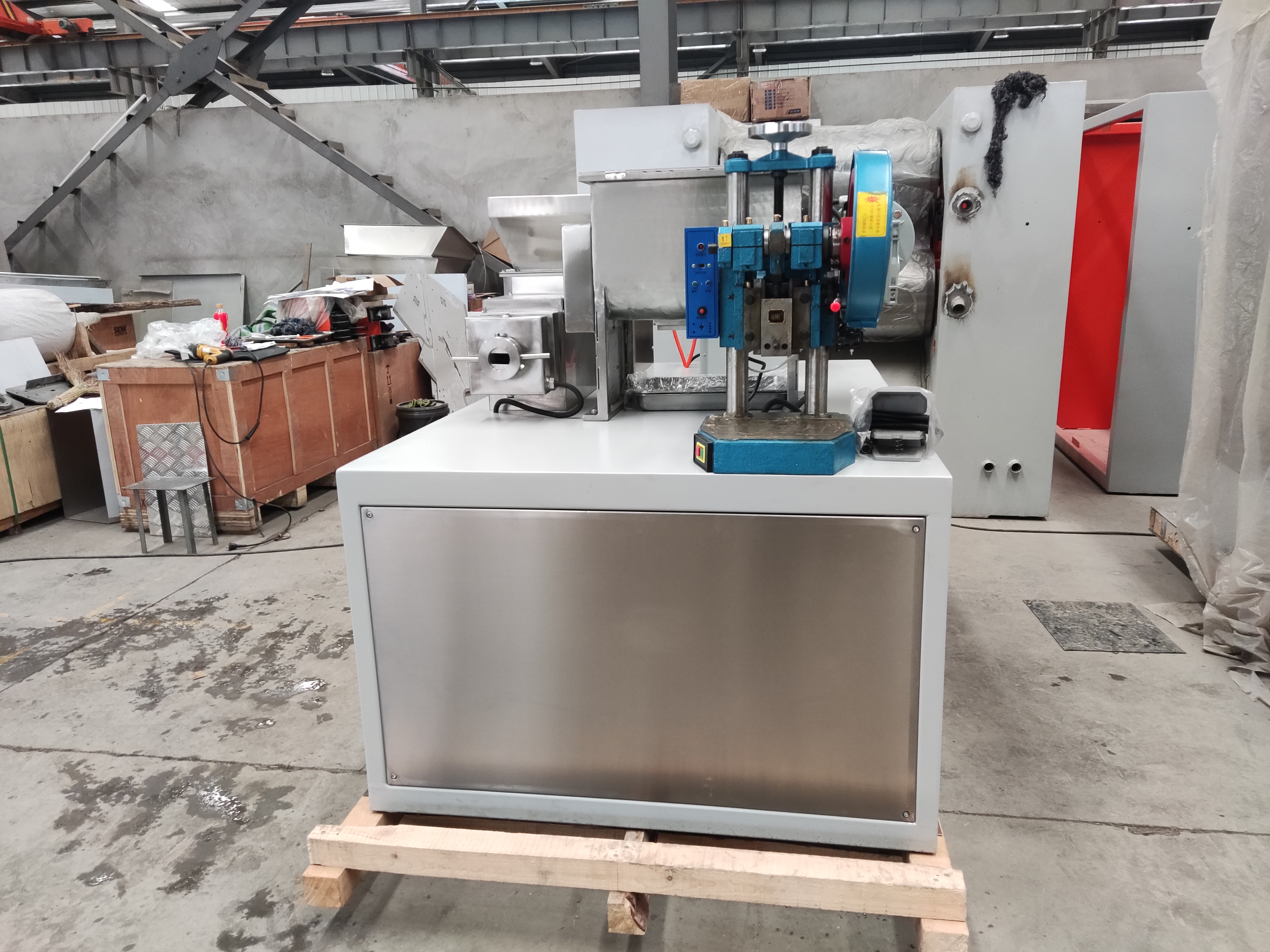 100-200kg/H Automatic Mini Soap Making Machine With 150mm Plodder Diameter
